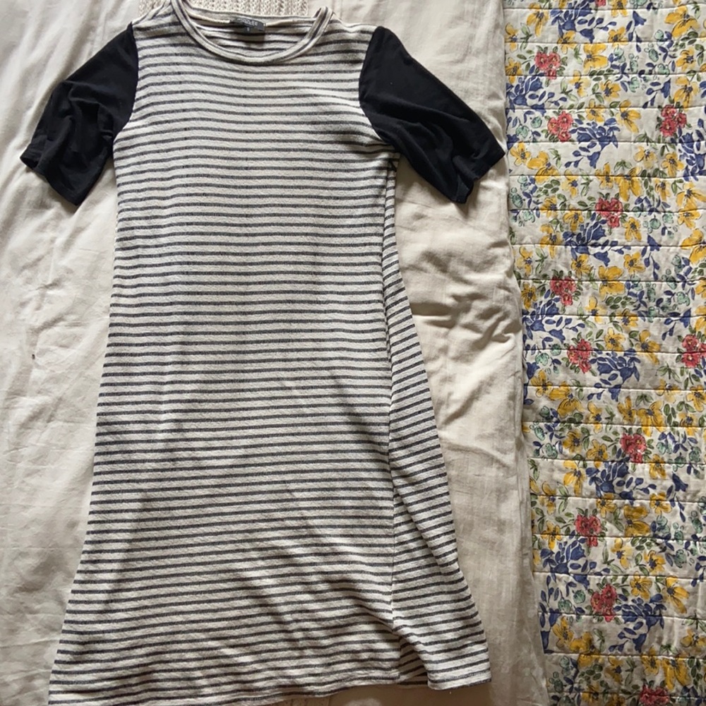 Rollee MOM black and white dress.